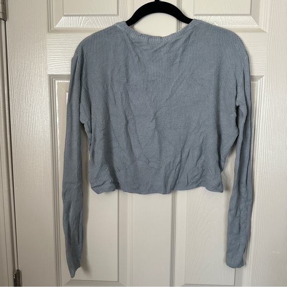 brandy melville blue gray knit cropped sweater top osfm fits xs/small - Picture 2 of 4